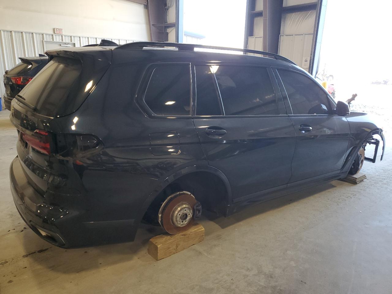 2019 BMW X7 - Image 3