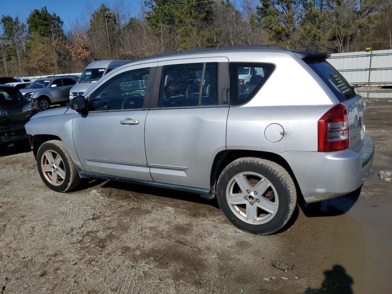 2010 Jeep Compass - Image 2