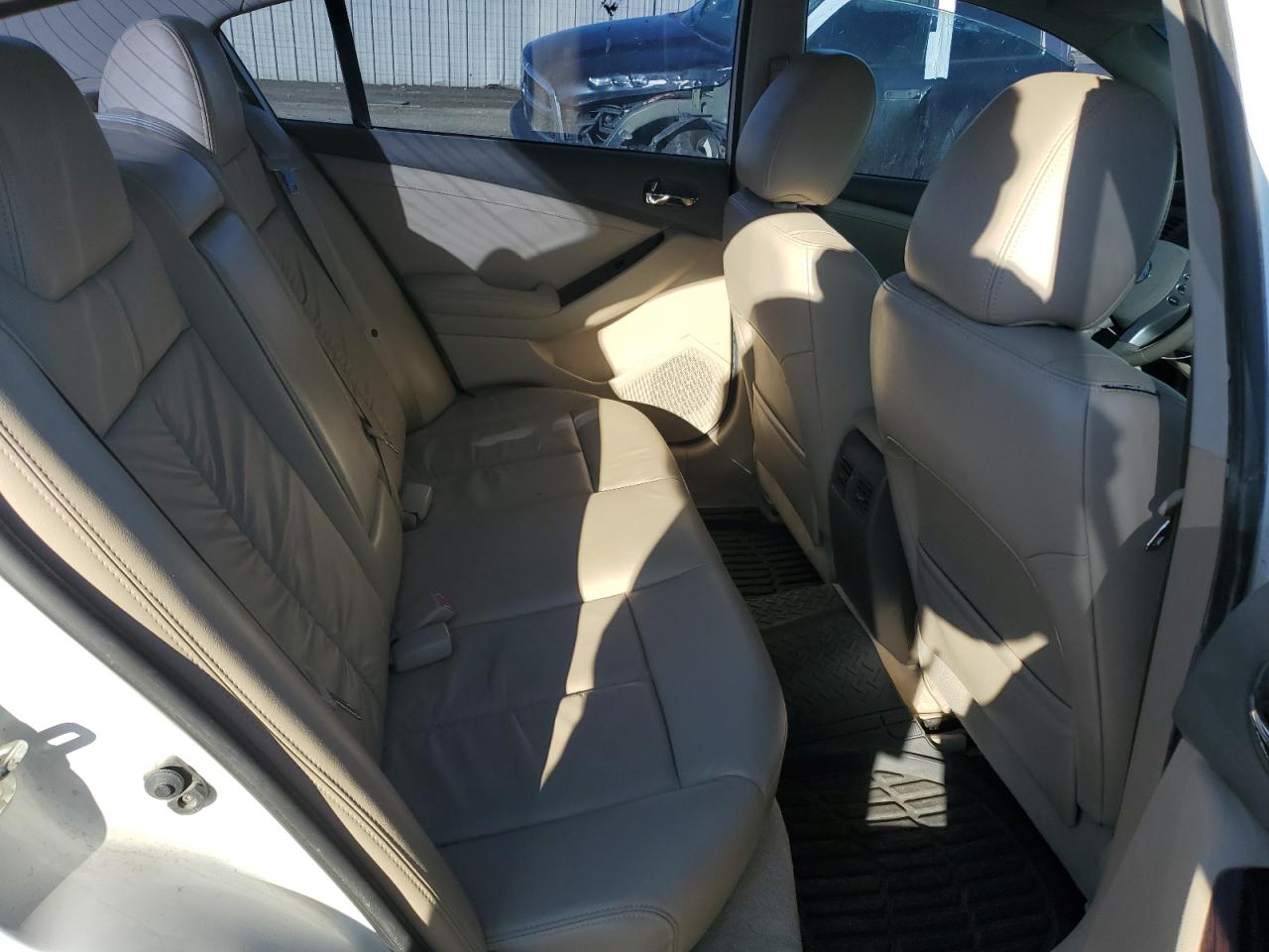 2012 Nissan Altima - Image 10