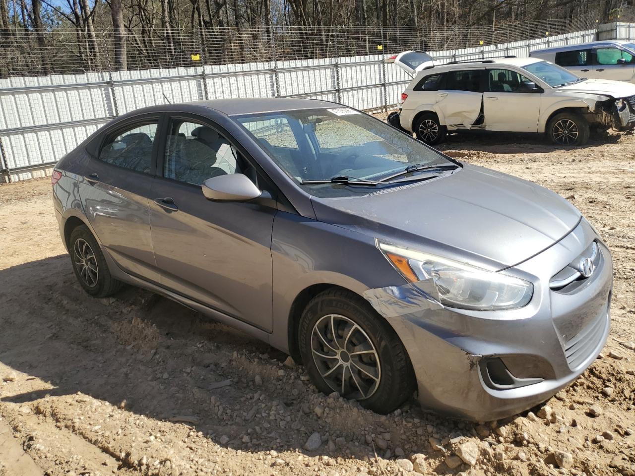 2015 Hyundai Accent - Image 4