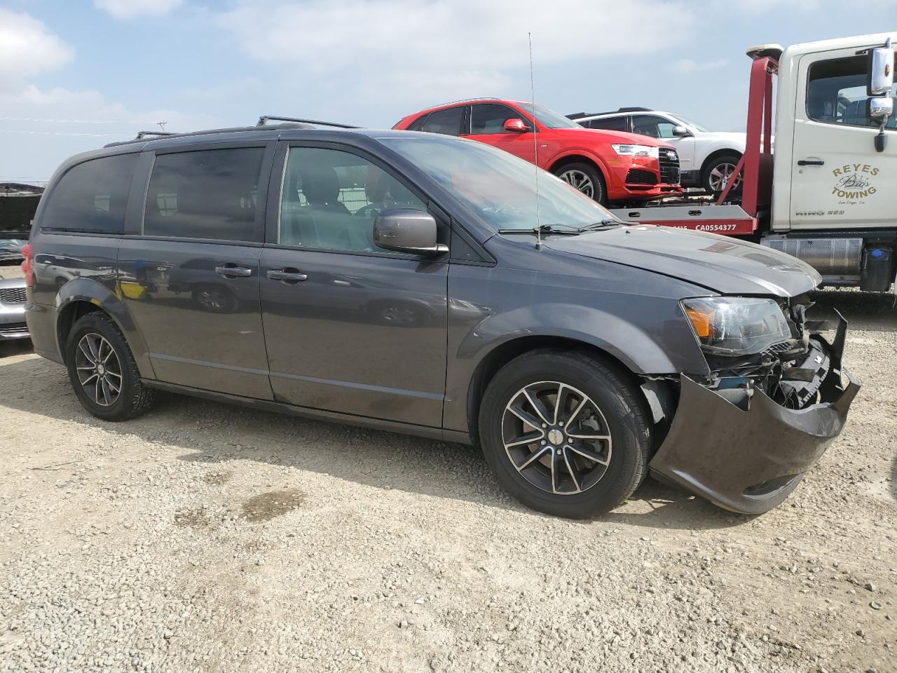 2018 Dodge Caravan - Image 4