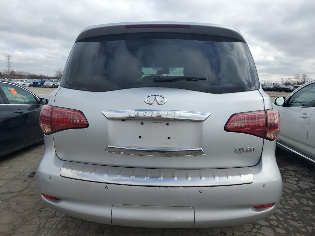2015 Infiniti QX80 - Image 6