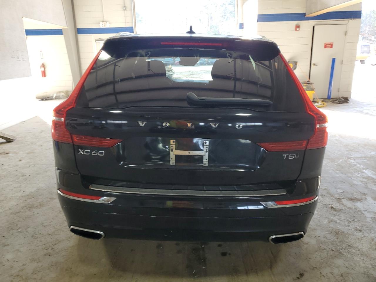 2021 Volvo XC60 - Image 6