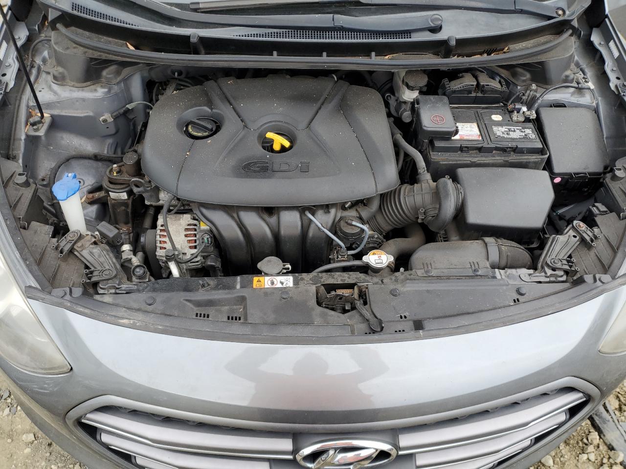 2016 Hyundai Elantra - Image 11