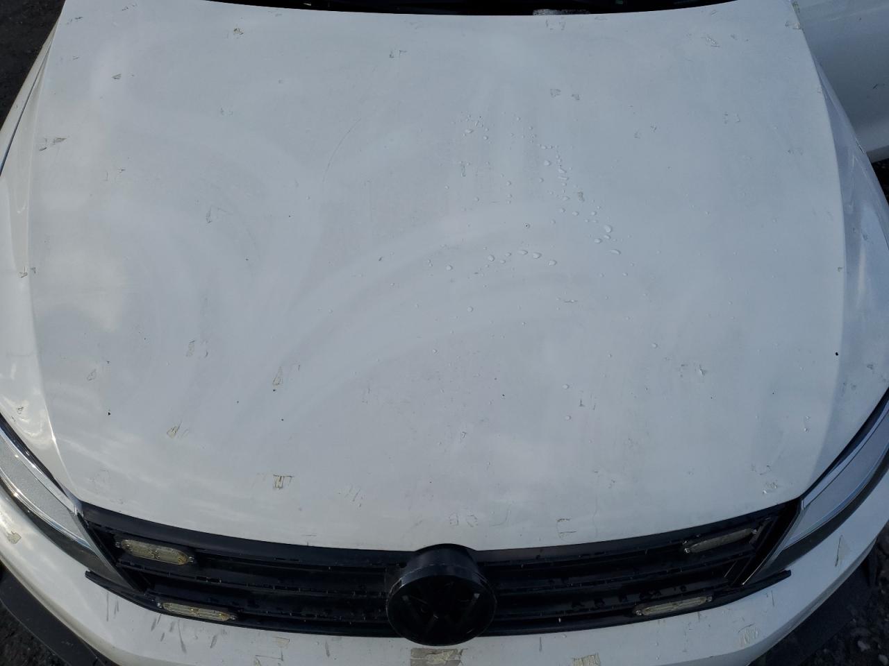 2017 Volkswagen Jetta - Image 12