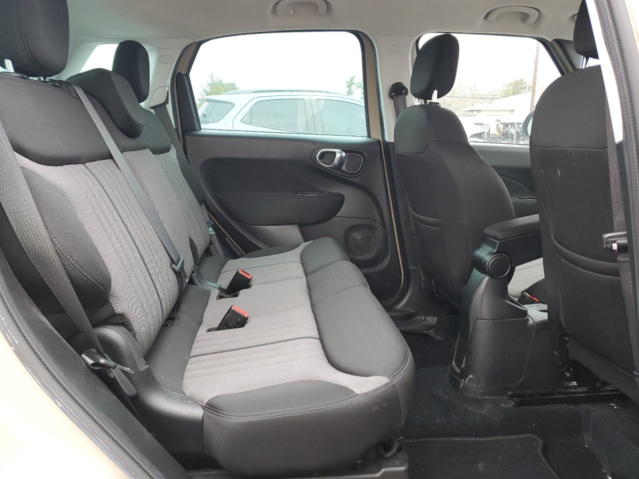 2017 Fiat 500 - Image 11