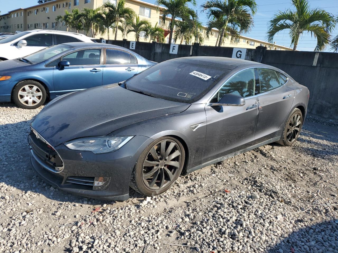 Opa Locka, FL에서 판매 중인 2014 Tesla Model S - Minor Dent/Scratches