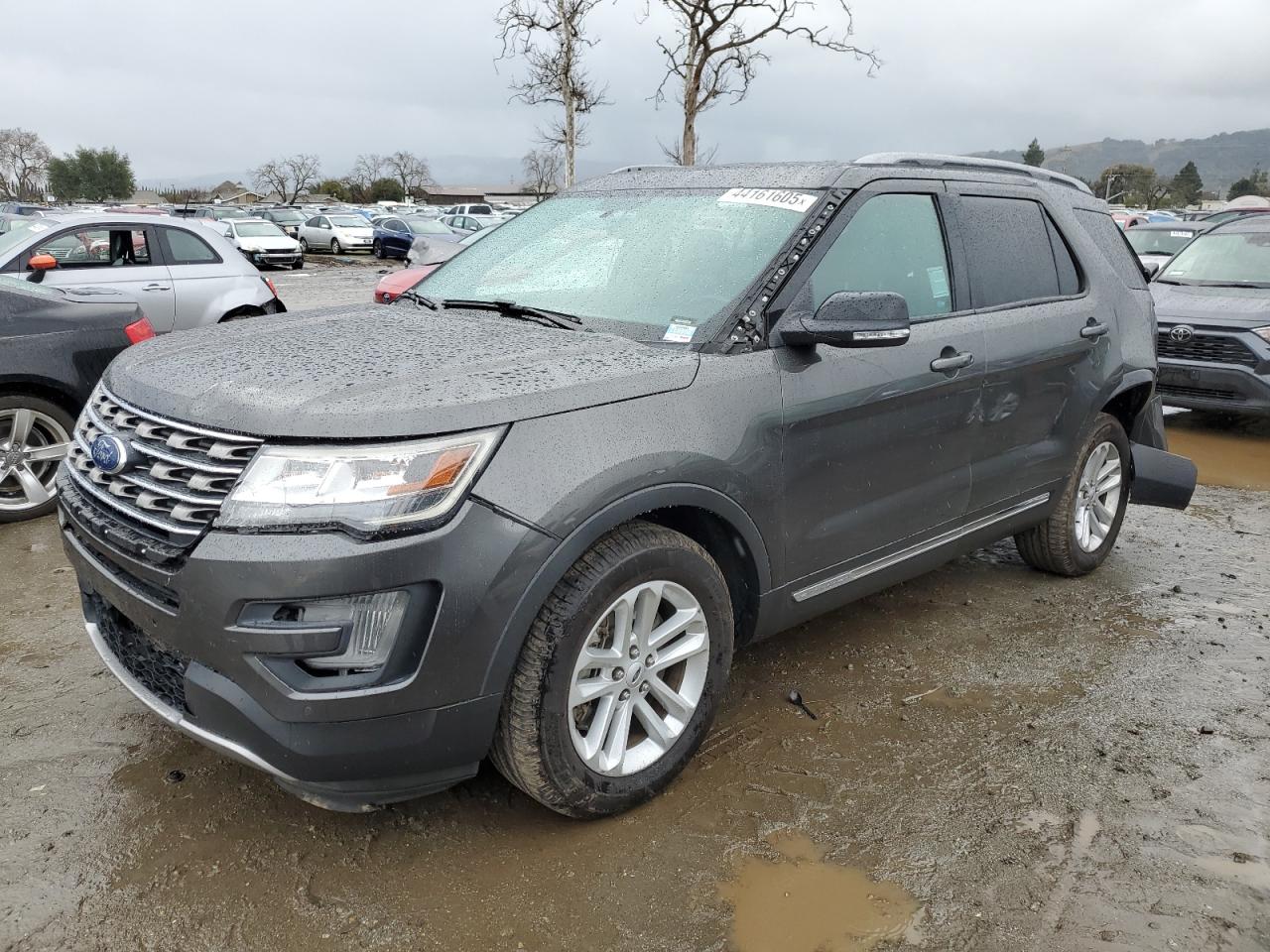 2017 Ford Explorer - Image 1