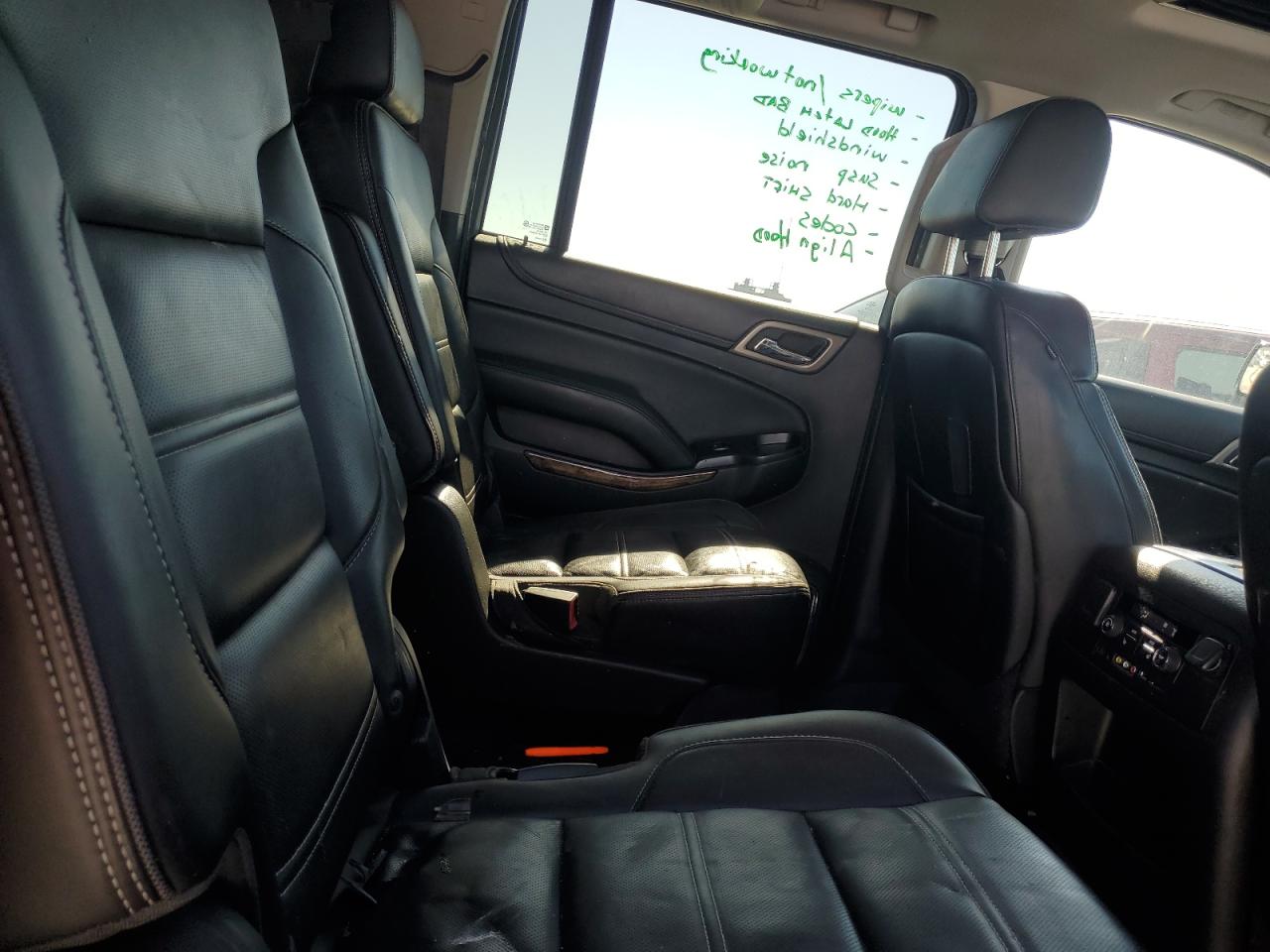 2015 GMC Yukon - Image 11