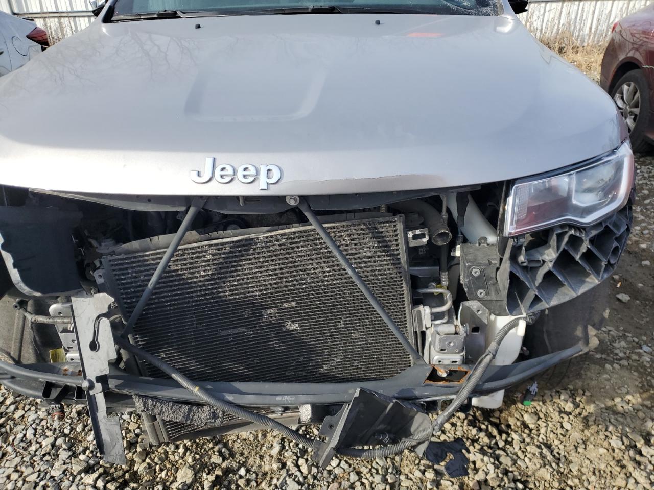 2019 Jeep Grand Cherokee - Image 11