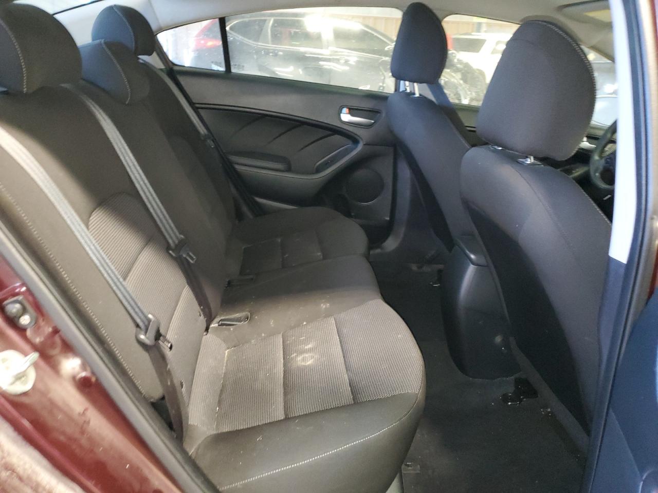 2017 Kia Forte - Image 11