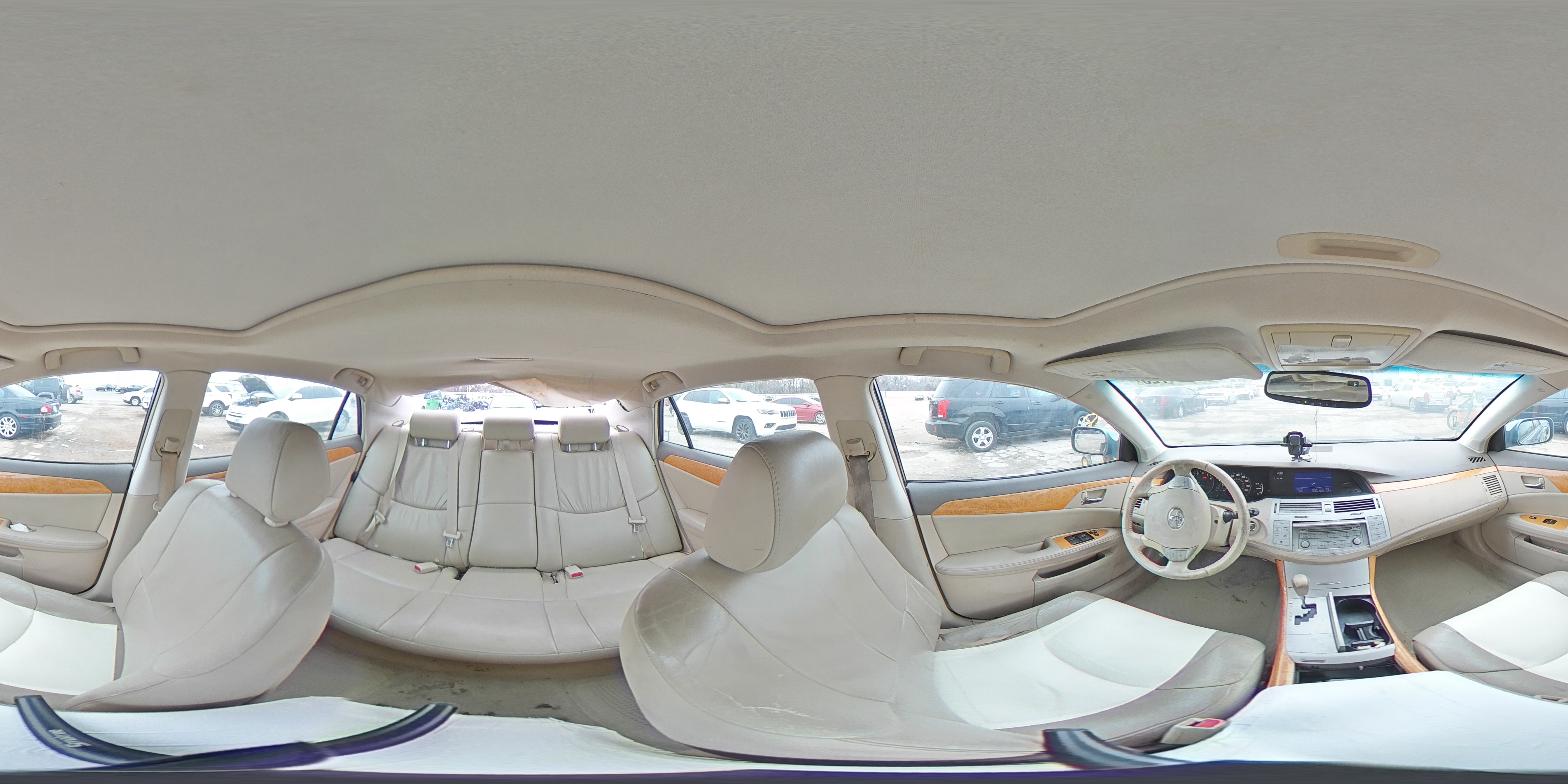 2005 Toyota Avalon - Image 13