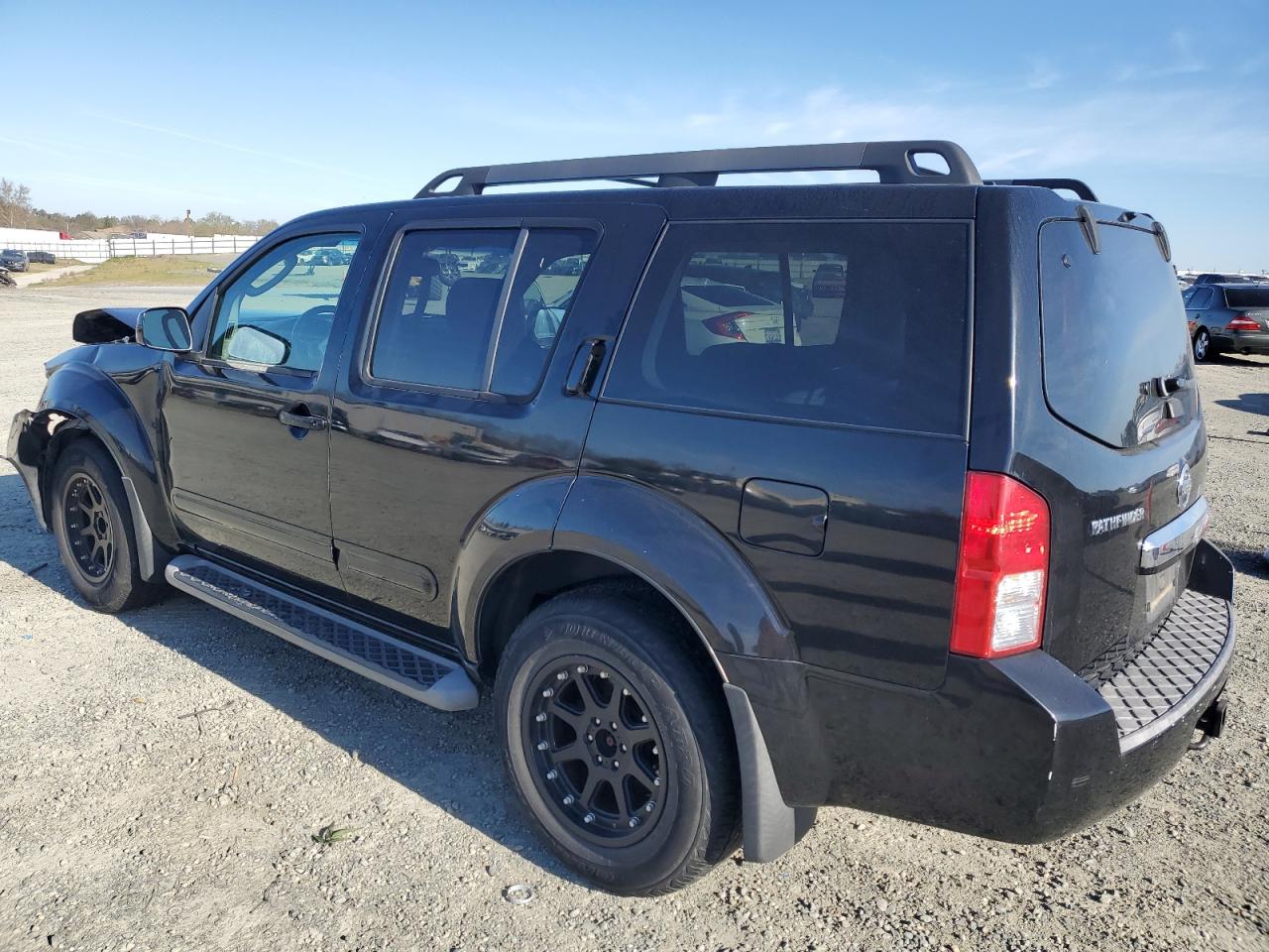 2008 Nissan Pathfinder - Image 2