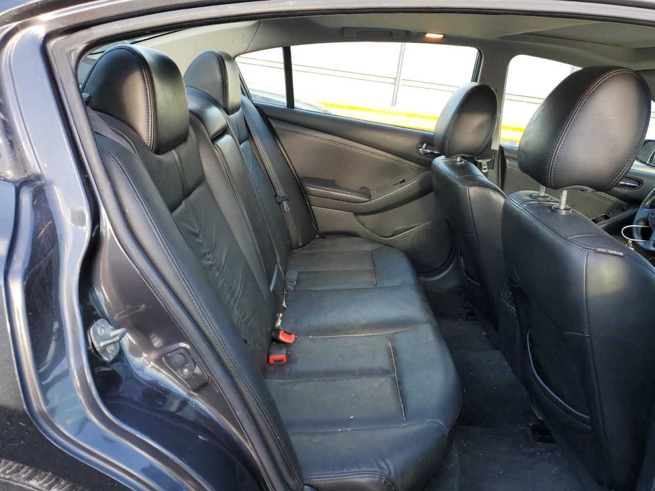 2011 Nissan Altima - Image 10