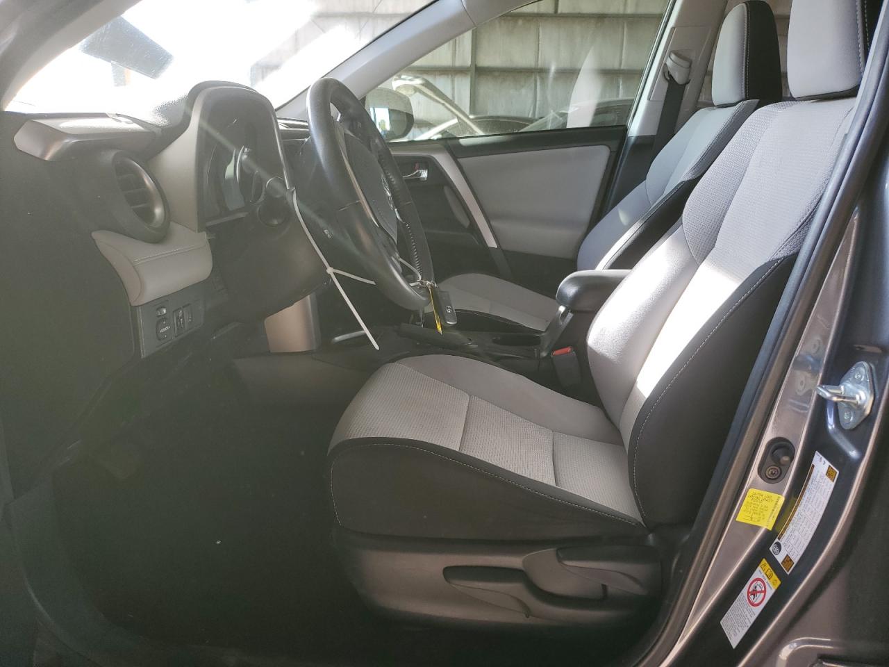 2018 Toyota RAV 4 - Image 7