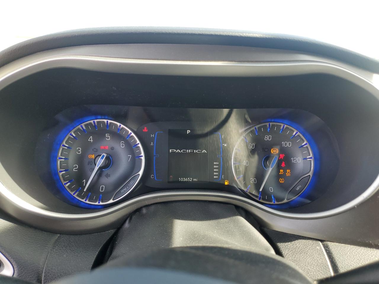 2020 Chrysler Pacifica - Image 9