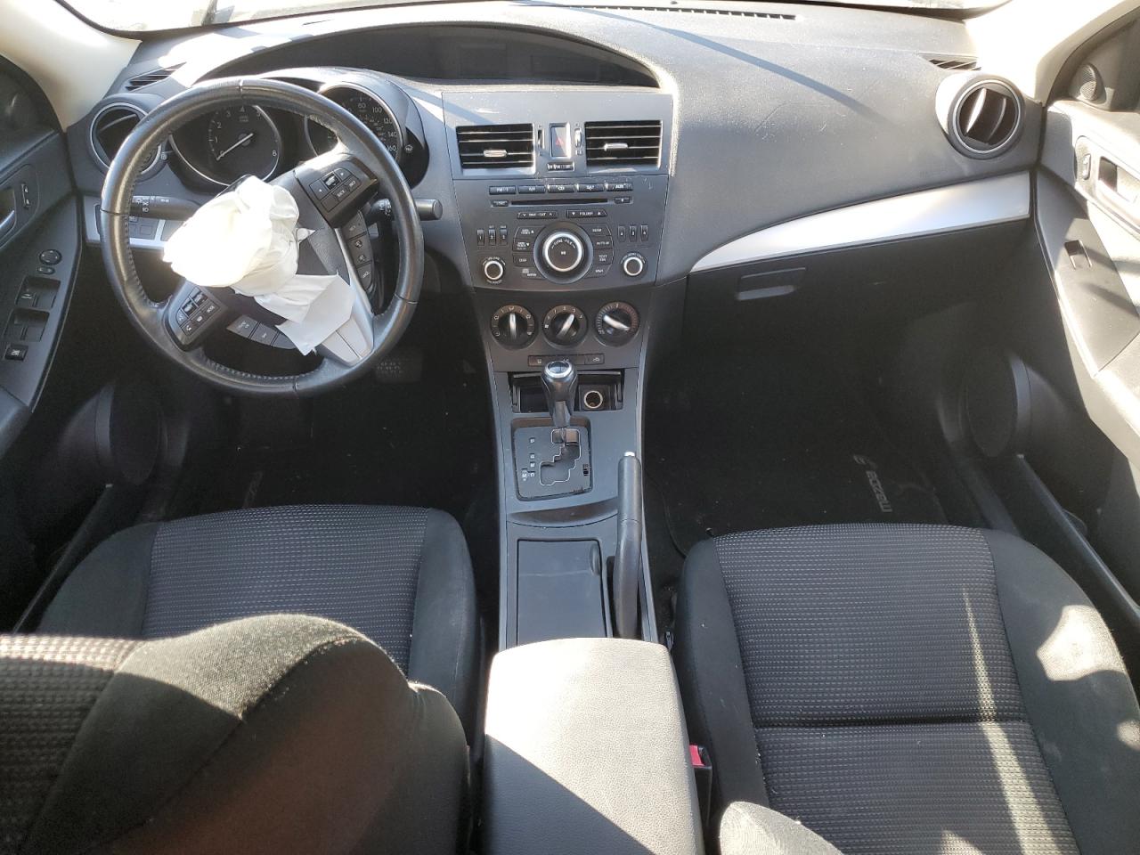 2012 Mazda 3 - Image 8