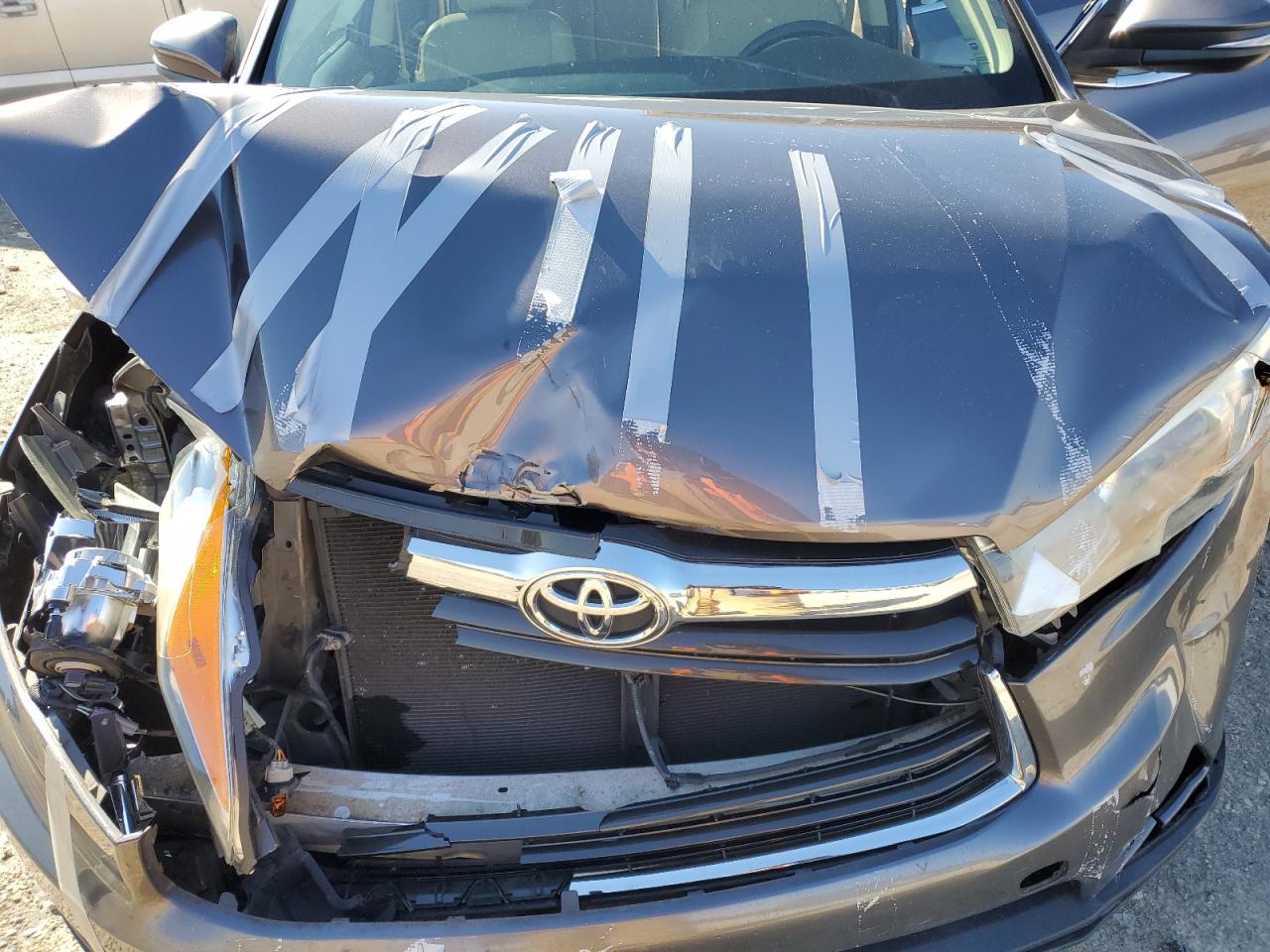 2014 Toyota Highlander - Image 14