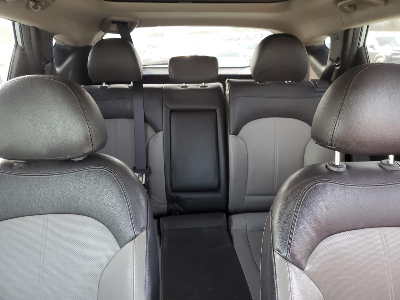 2011 Hyundai Tucson - Image 10