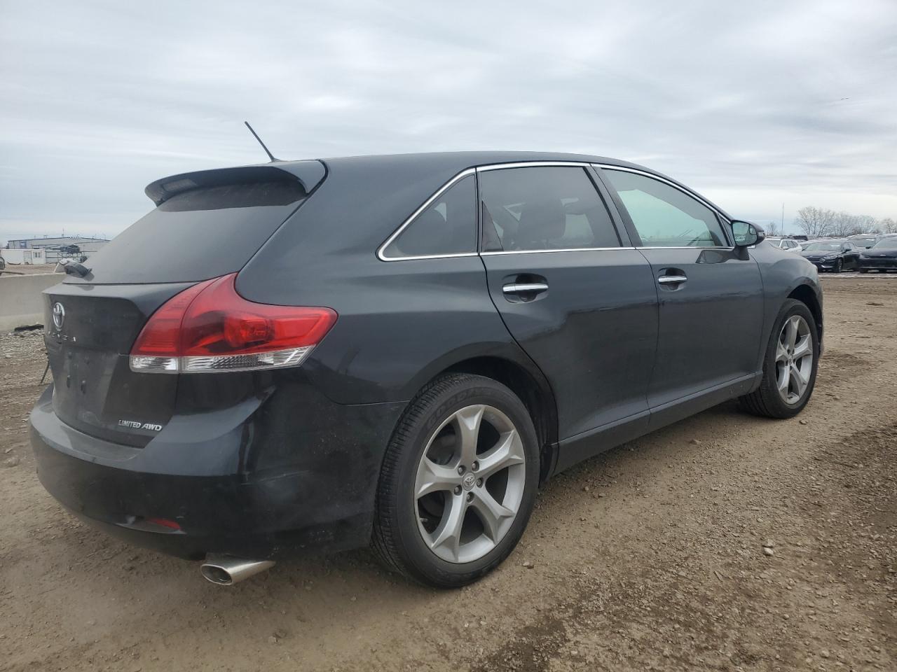 2015 Toyota Venza - Image 3