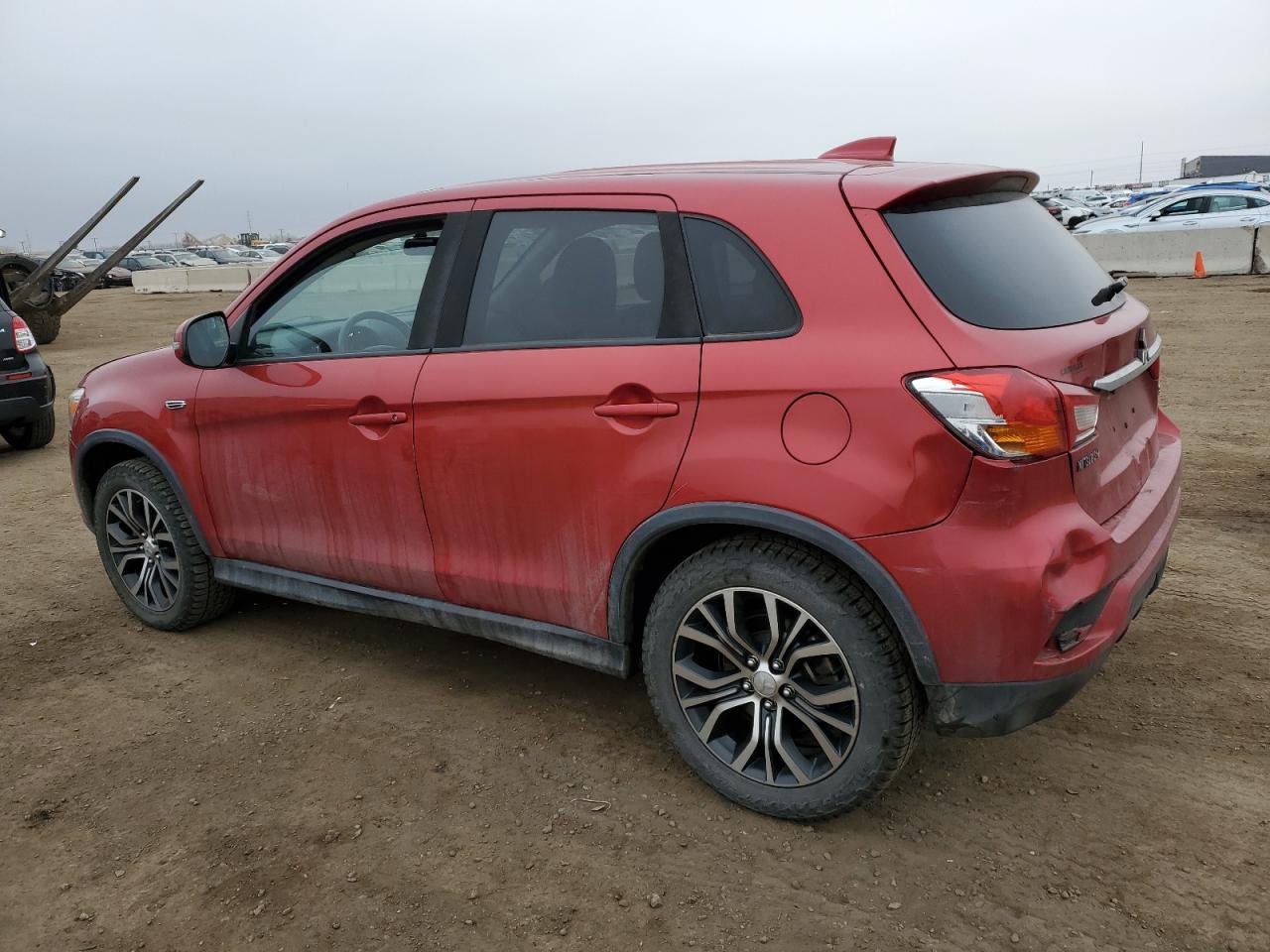 2018 Mitsubishi Outlander - Image 2