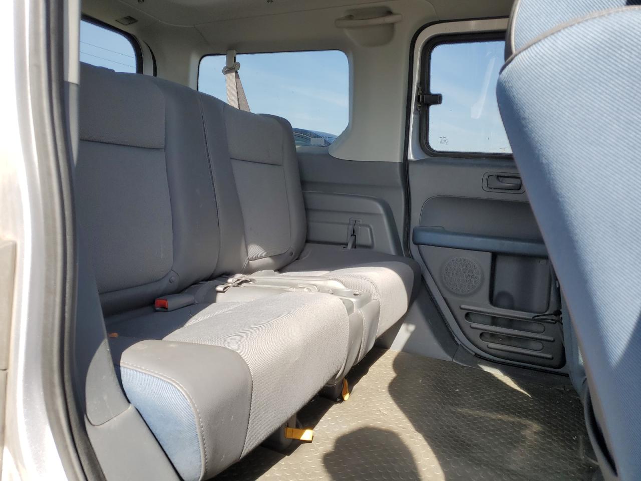 2004 Honda Element - Image 11