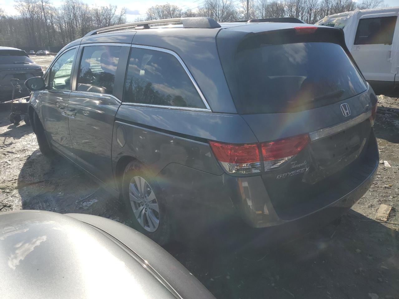 2016 Honda Odyssey - Image 2