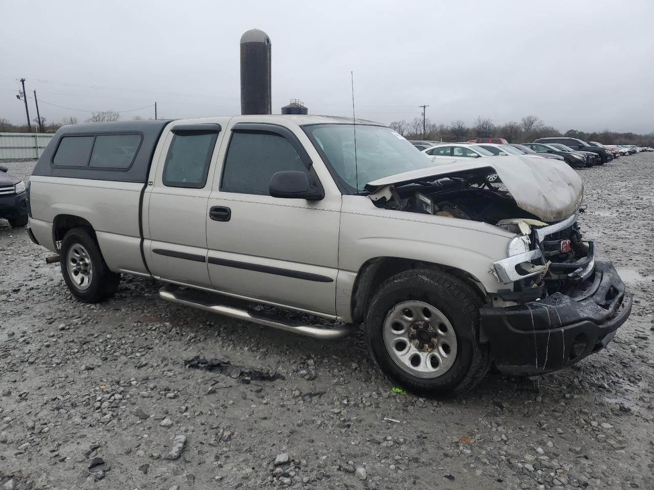 2004 GMC Sierra - Image 4