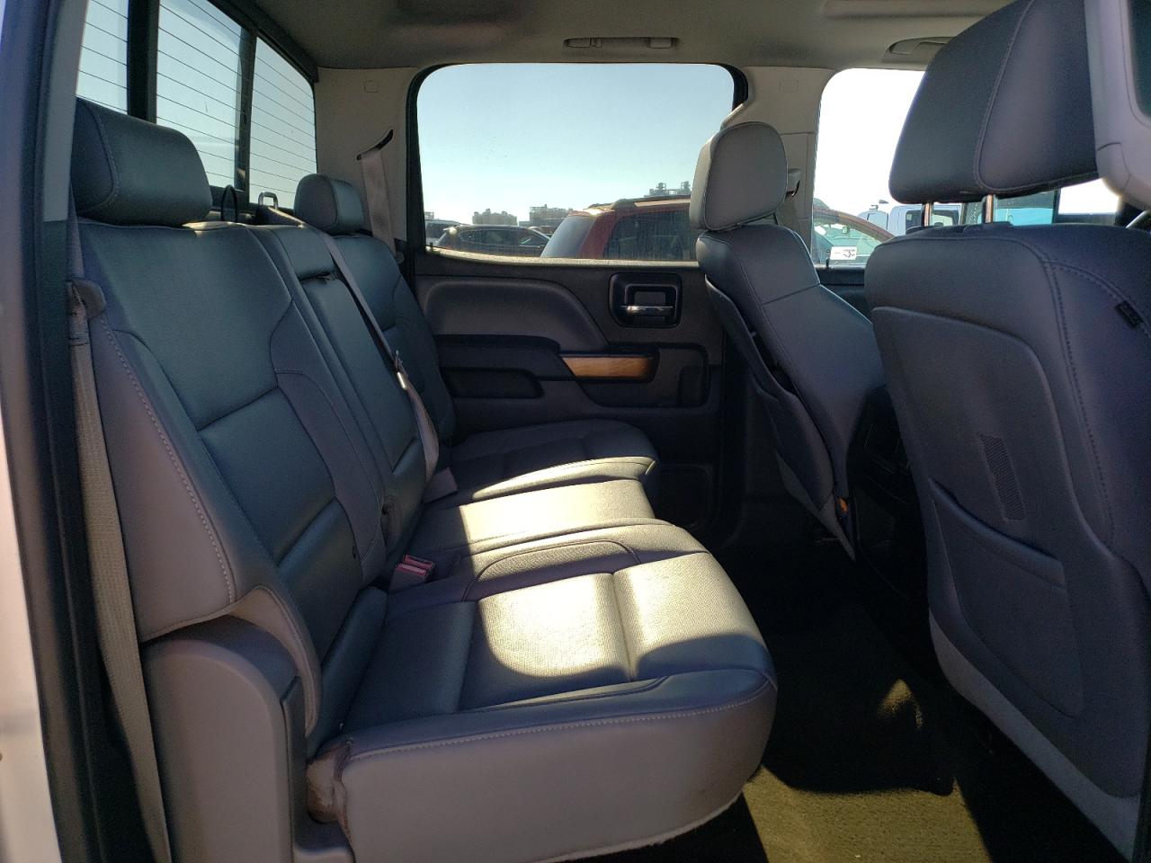 2015 Chevrolet Silverado - Image 11
