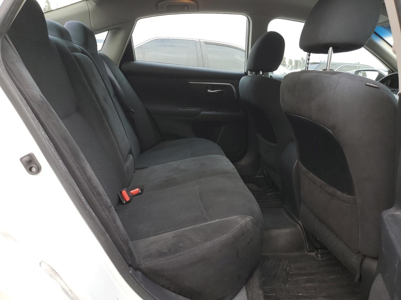 2015 Nissan Altima - Image 10