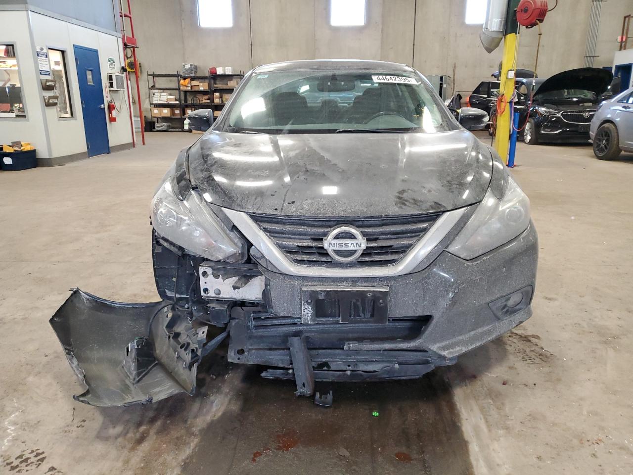 2017 Nissan Altima - Image 5