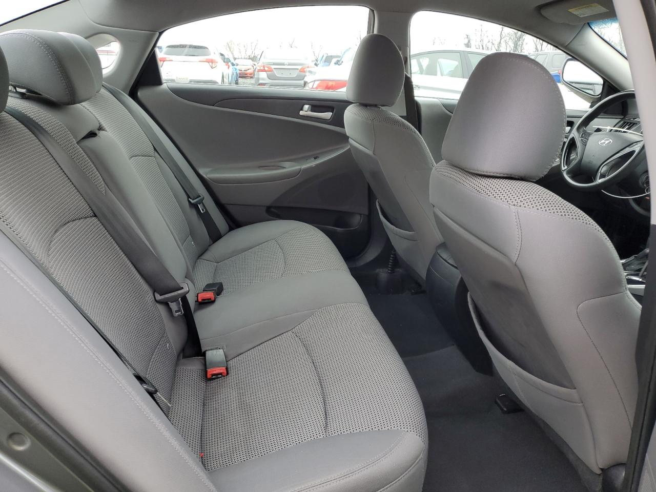 2011 Hyundai Sonata - Image 10