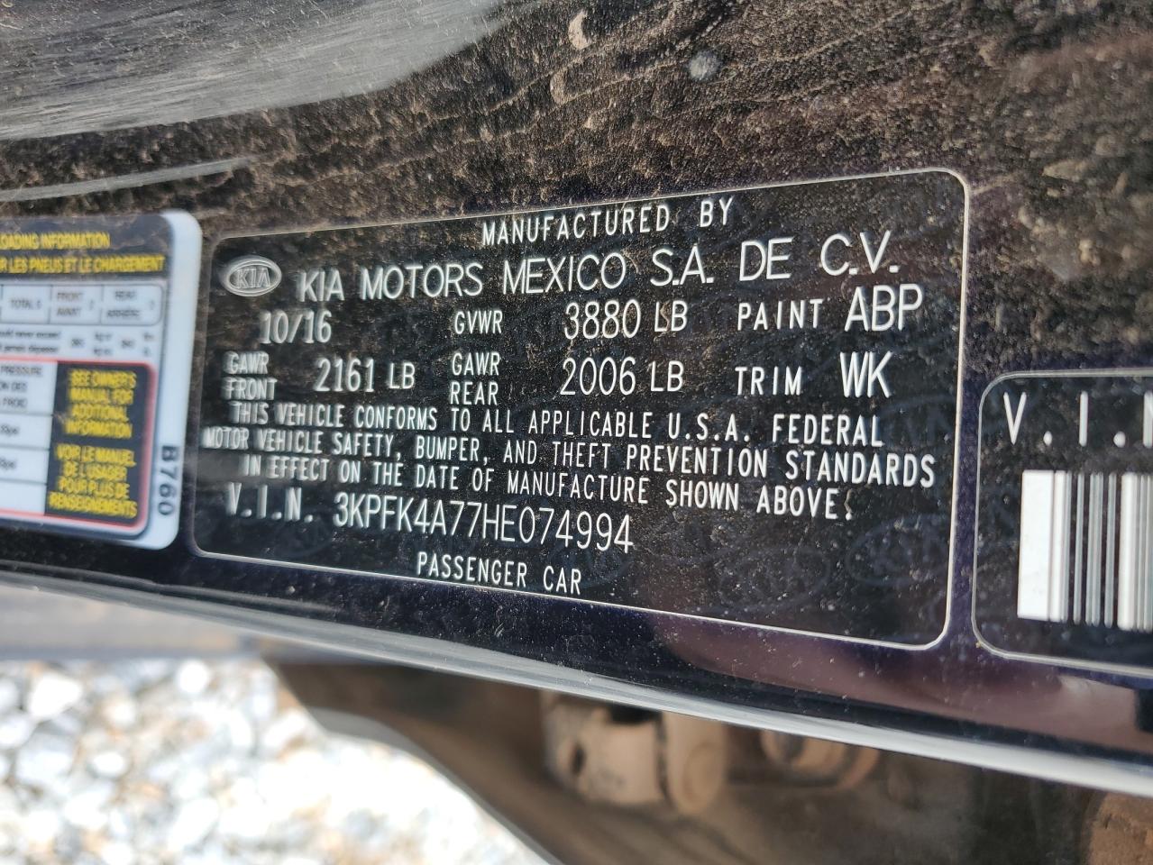 2017 Kia Forte - Image 12