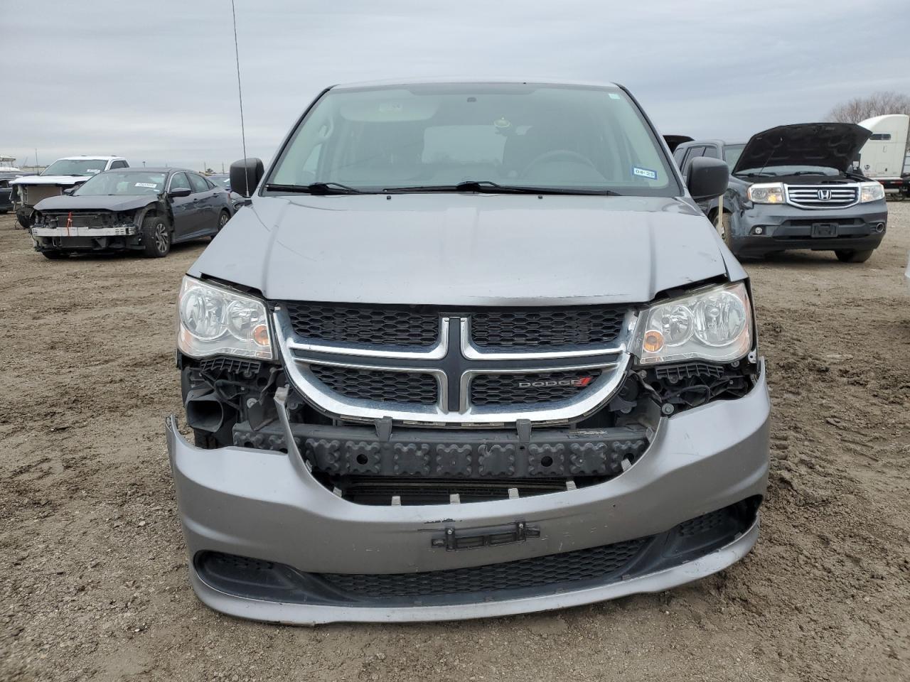 2016 Dodge Caravan - Image 5