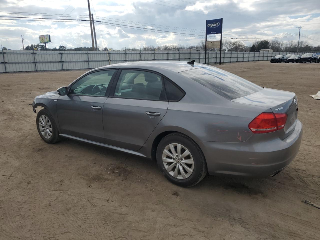 2015 Volkswagen Passat - Image 2