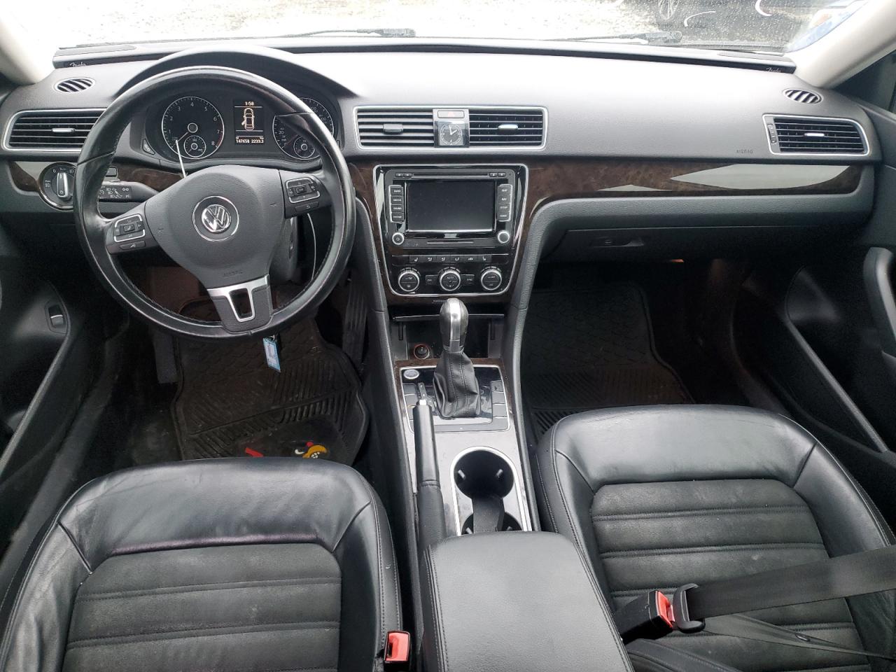 2015 Volkswagen Passat - Image 8