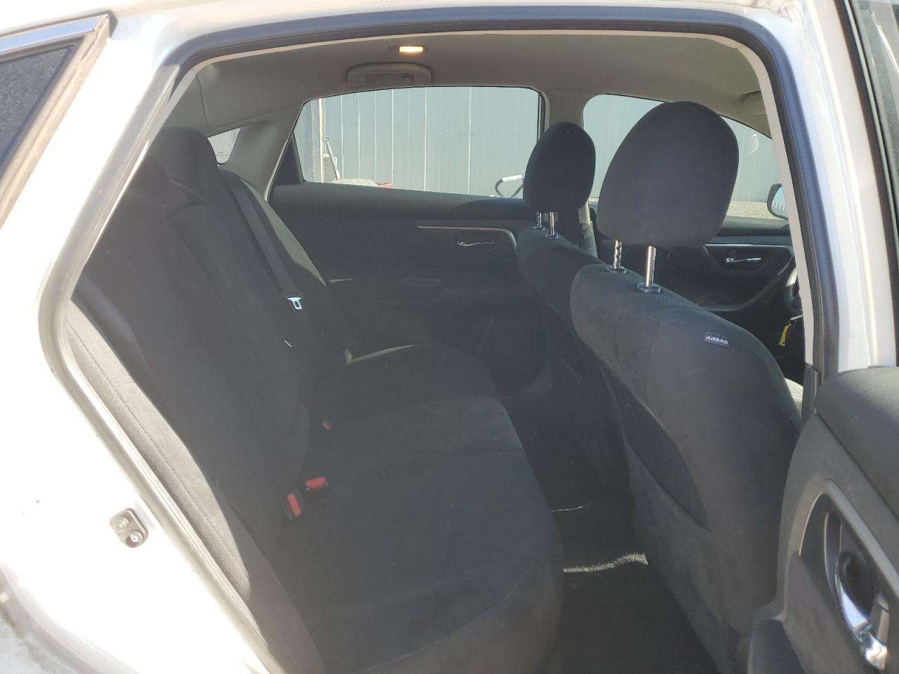 2015 Nissan Altima - Image 10