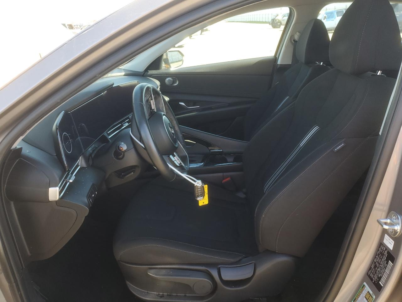 2023 Hyundai Elantra - Image 7