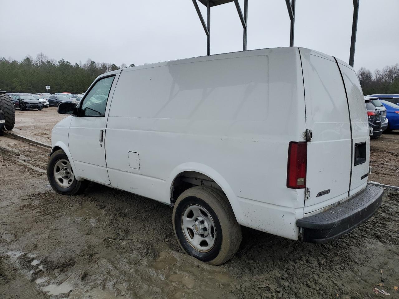 2005 Chevrolet Astro - Image 2