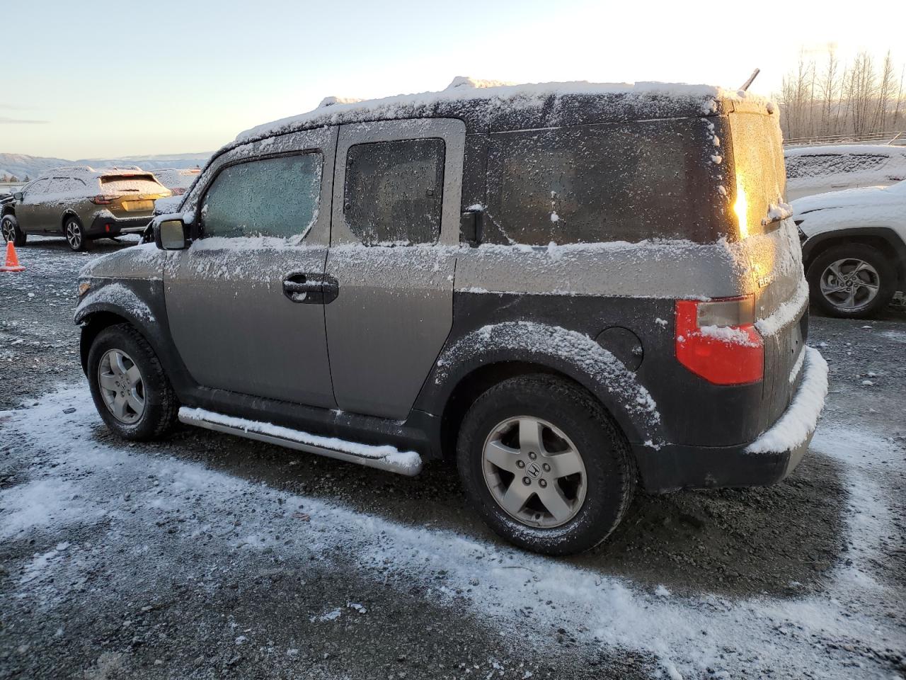 2005 Honda Element - Image 2