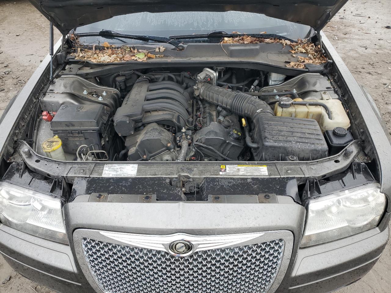 2008 Chrysler 300 - Image 11