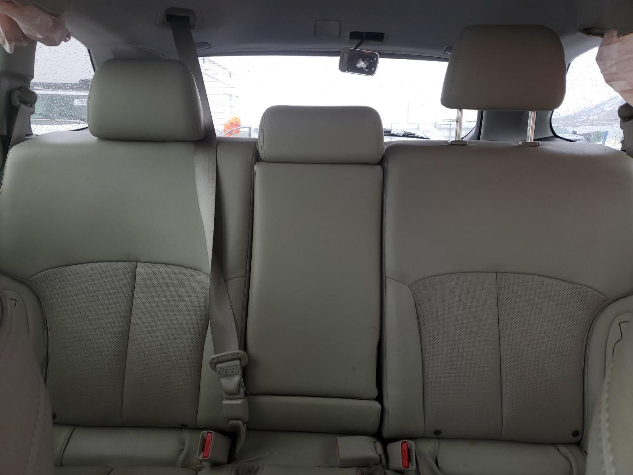 2014 Subaru Outback - Image 10