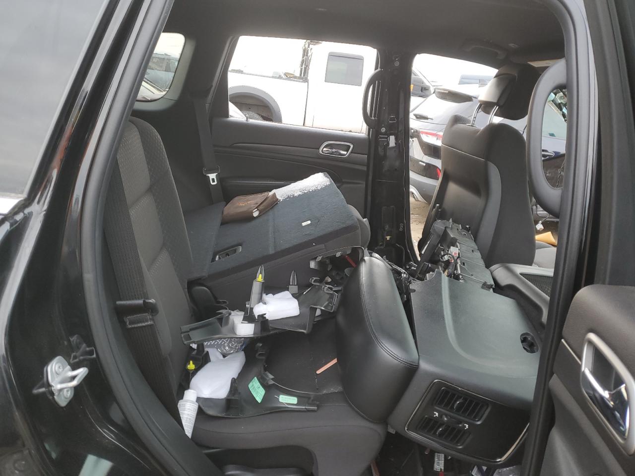 2018 Jeep Grand Cherokee - Image 10
