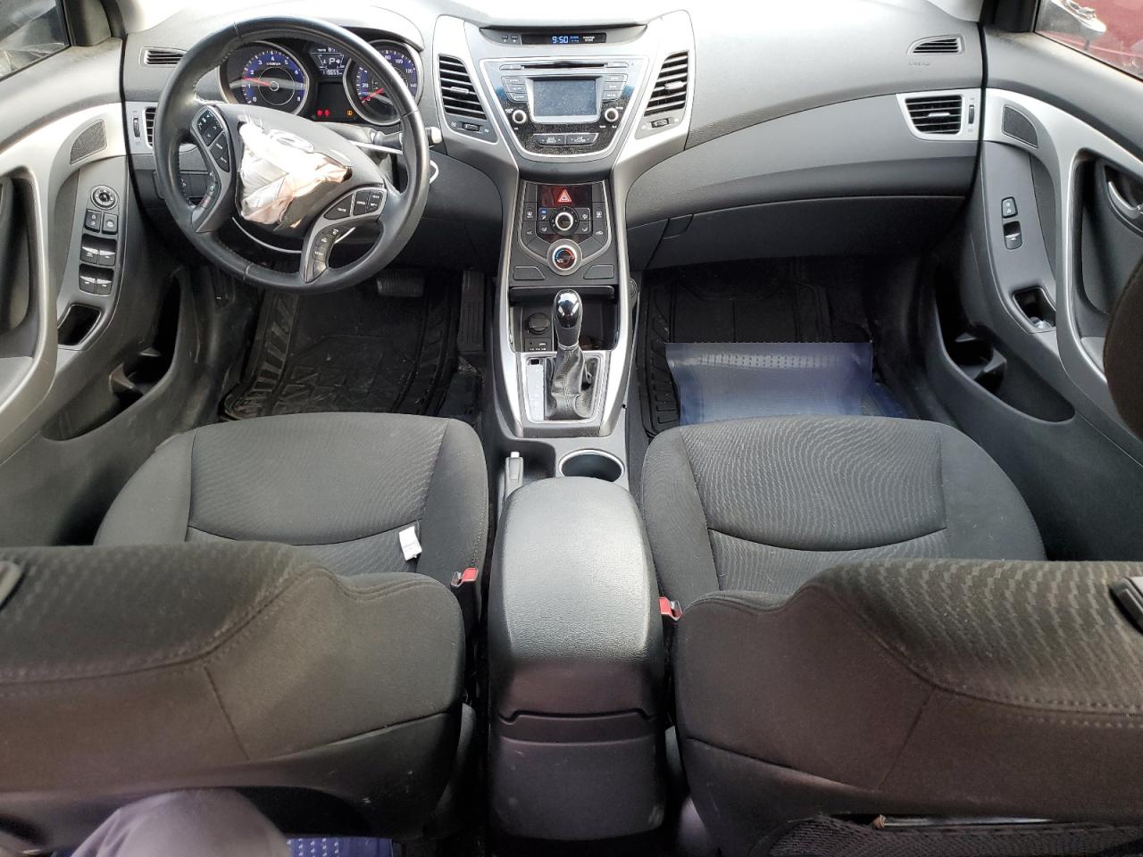 2015 Hyundai Elantra - Image 8