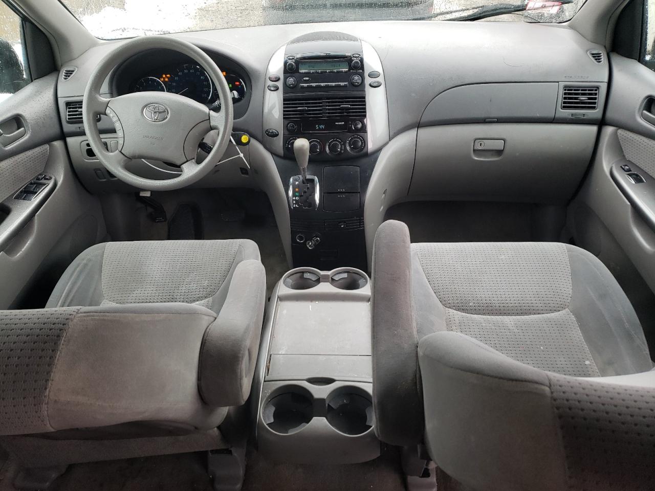 2006 Toyota Sienna - Image 8