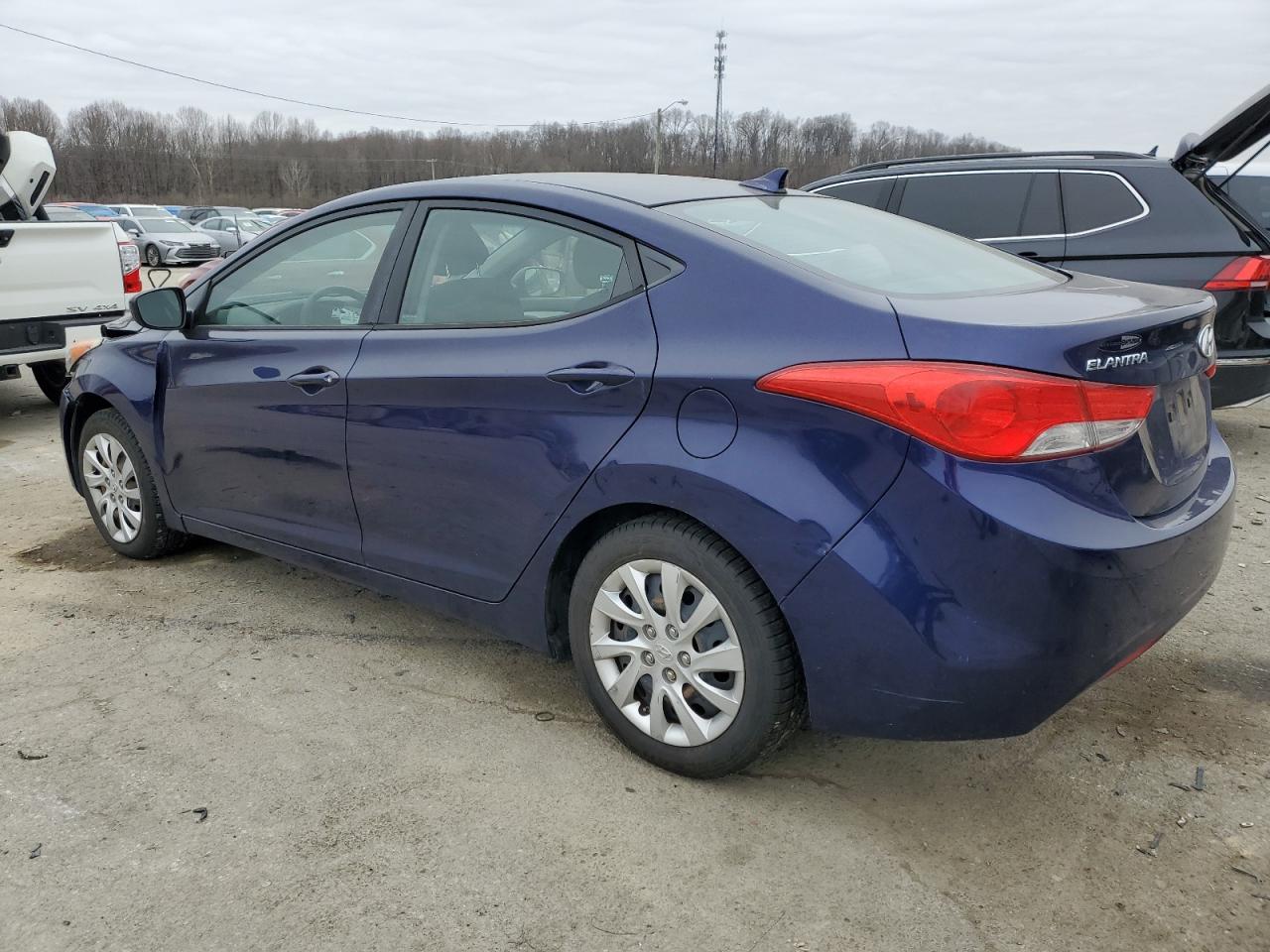 2012 Hyundai Elantra - Image 2