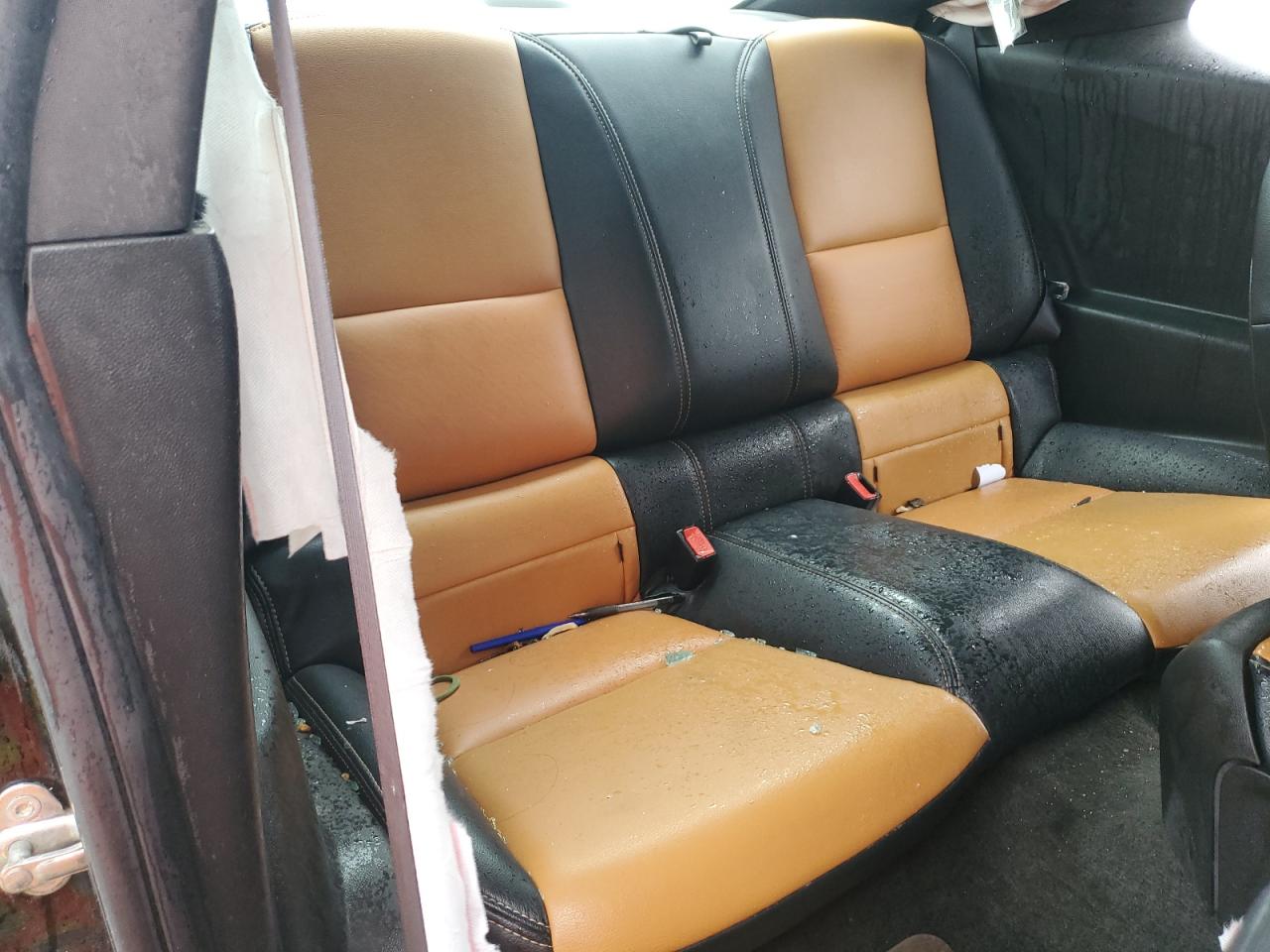 2011 Chevrolet Camaro - Image 10