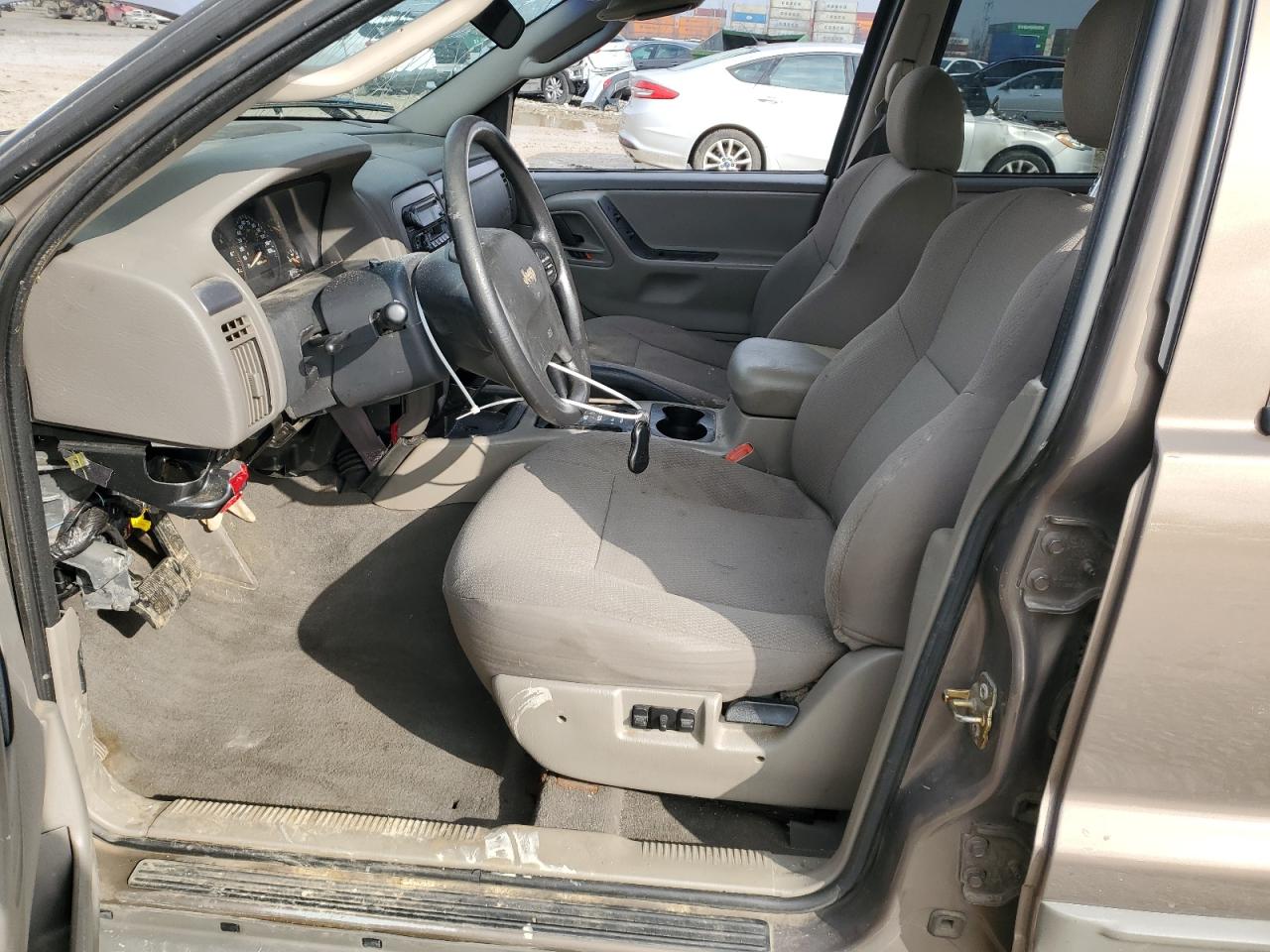 2002 Jeep Grand Cherokee - Image 7