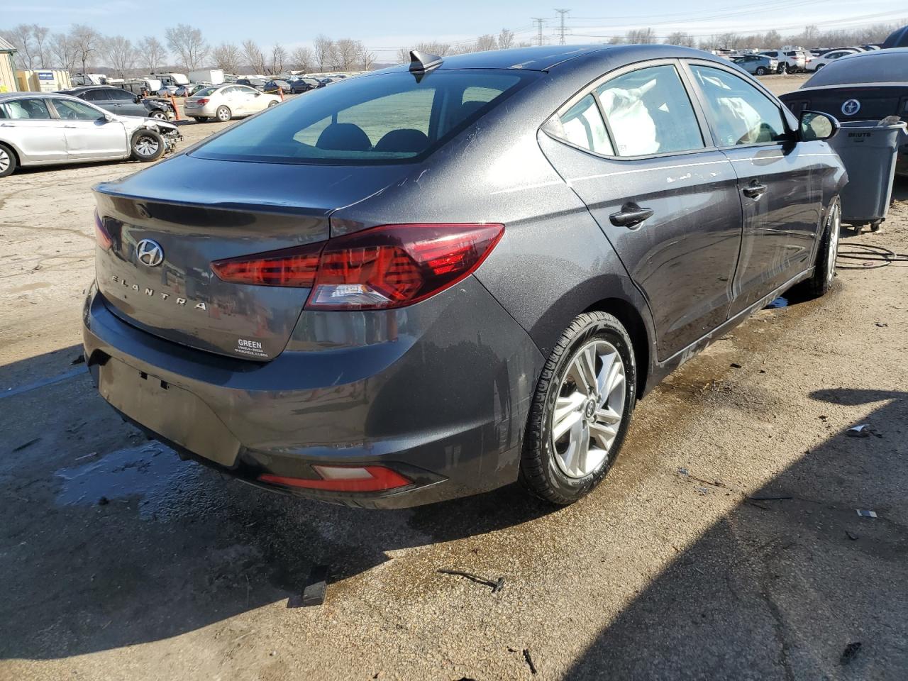 2020 Hyundai Elantra - Image 3
