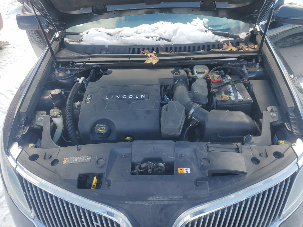 2014 Lincoln MKS - Image 11
